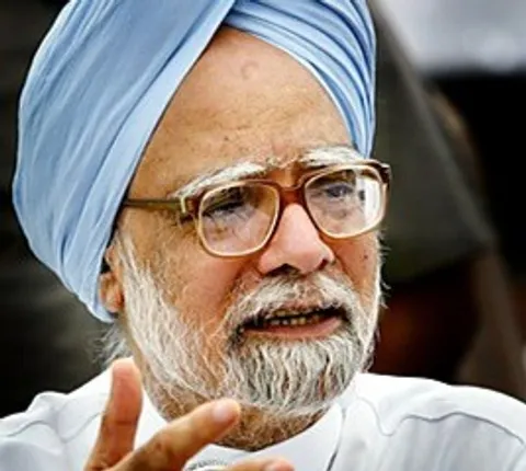 Demonetisation has hit common man, will drag GDP by 2%: Manmohan Singh