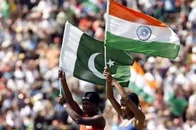 India, Pakistan cricket fans come to blows