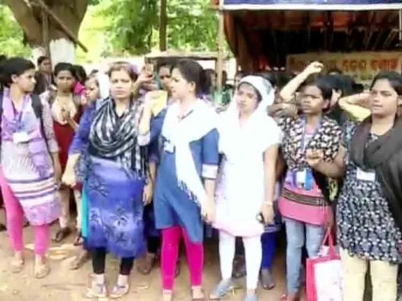 SCB nursing students hit the streets in Odisha capital again