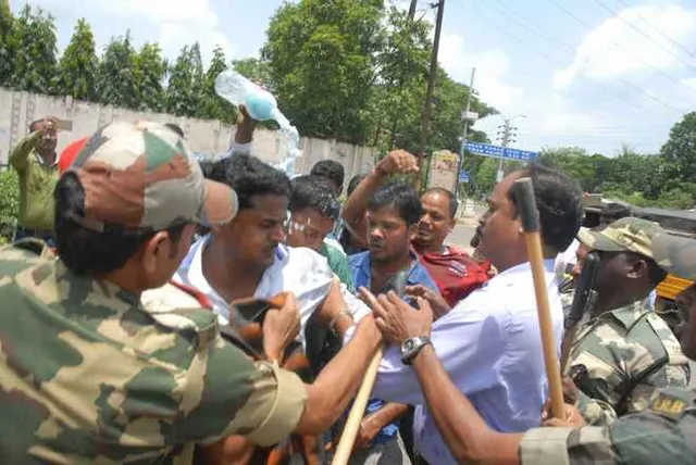 Job aspirants attempt self-immolation in Odisha capital