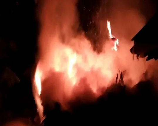 Two shops set afire despite curfew in Odisha's Soro