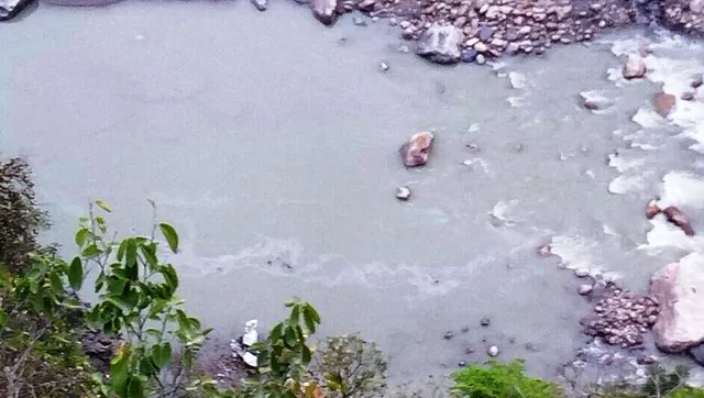 24 dead as bus carrying pilgrims plunges into gorge in Uttarakhand
