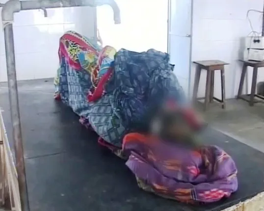 Spurned lover strangulates girl to death in Odisha, torches body