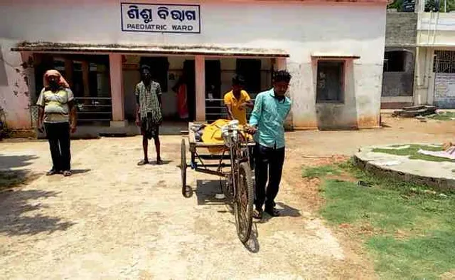 Odisha man carries dead son on trolley rickshaw from hospital