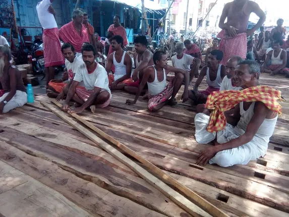 Ratha construction stopped over remuneration hike demand, resumes after assurance