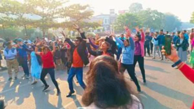 Bollywood singer Nikhita Gandhi, Rapper Big Deal steal the show at Patha Utsav in Odisha capital