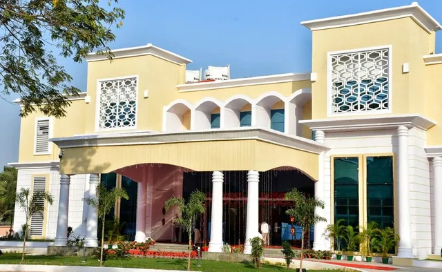 Oath taking venue shifted due to 'poor work' of New Abhishek Hall at Odisha Raj Bhawan?