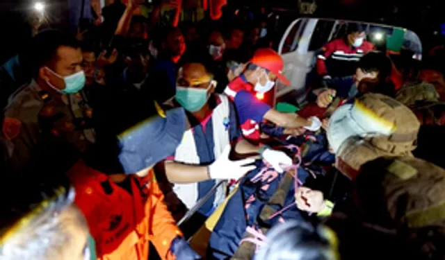 Death toll rise to 20 in Indonesian gold mine landslide