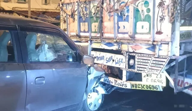 Couple dead, two others critical after car hits truck in Odisha's Jajpur