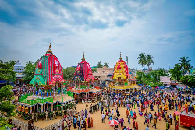 Non-servitors on chariots during Puri Ratha Jatra: SJTA files complaint with police