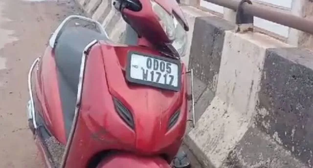 Woman teacher goes missing after abandoning scooter on Trisulia bridge in Odisha