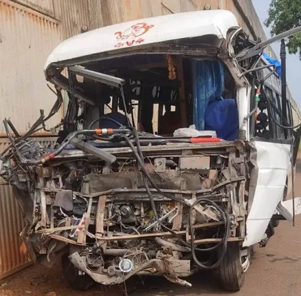 Tourist bus hits truck in Odisha's Mayurbhanj; 3 dead