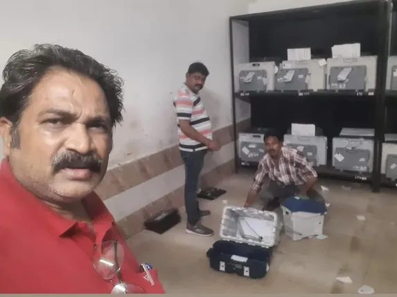 Odisha: RMC staff suspended for taking selfie with EVMs during elections