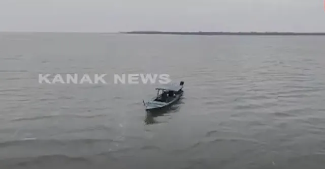 Forest Dept's patrolling boat stranded in Chilika lake due to technical snag