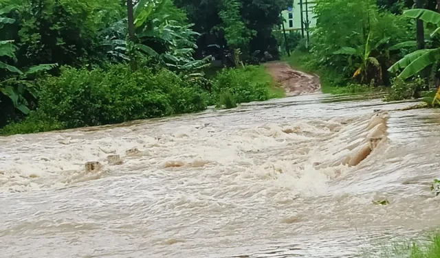 Girl student swept away in canal in Odisha's Angul, search on