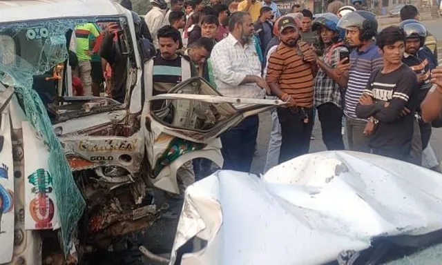 Car hit Tata ACE