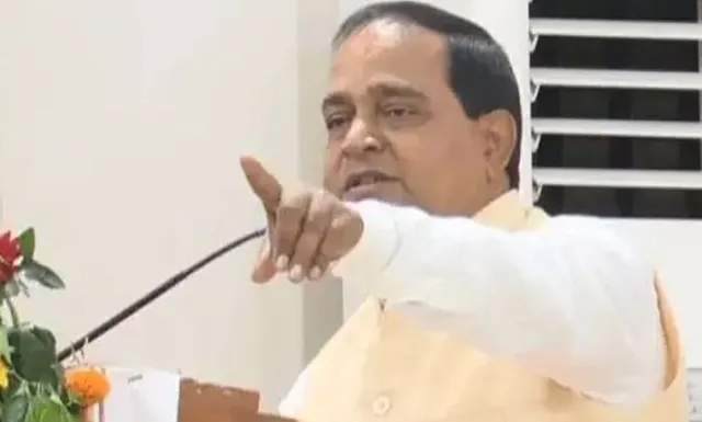 Strict action to be taken against ineligible ration card holders: Food Minister warns