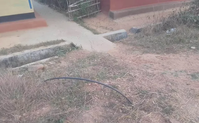 When will the water problem in Purandi Sahi be resolved?