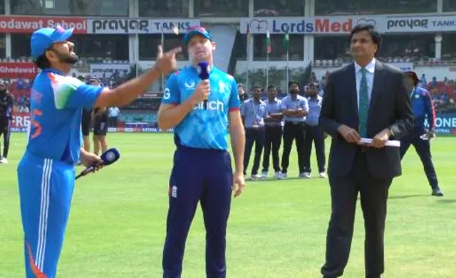 England win the toss: decide to bat
