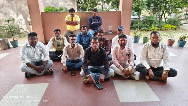 Agitation in front of Police station