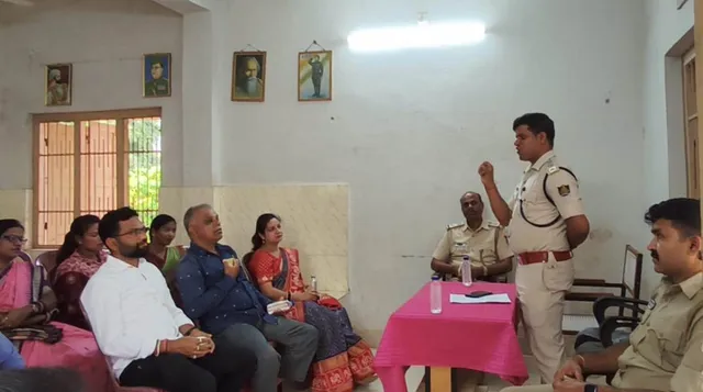 Awareness rally at Adarsh ​​Thana on the implementation of new Indian laws