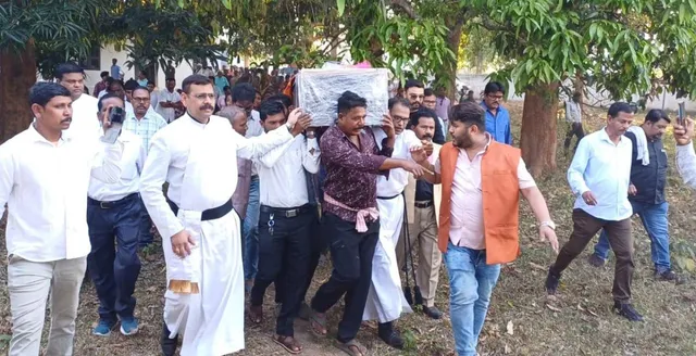 Last rites performed in a mournful atmosphere in G.Udayagiri