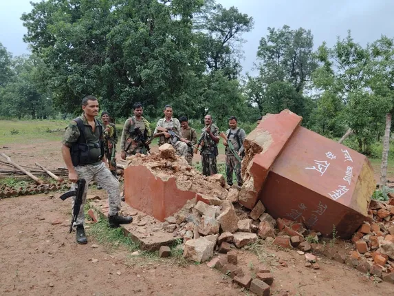 Mkg Saheed pillar destroyed