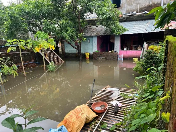 Mkg water in house (1)