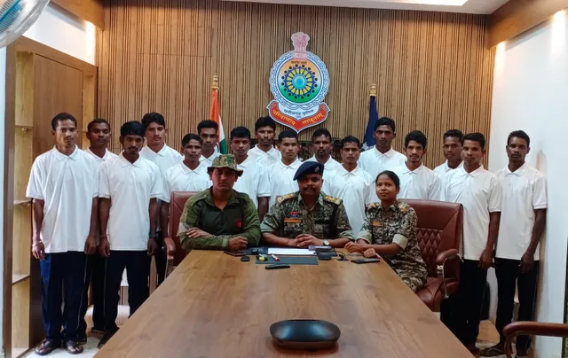 Mkg 16 naxal surender