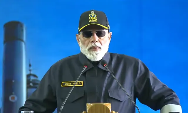 Narendra modi in INS Vikrant
