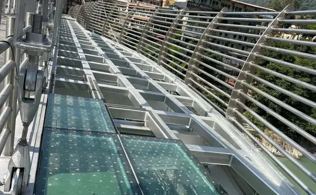 6ef48cdc-0eff-4640-b92e-de750dd9edd8