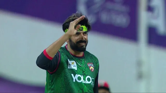 Usman Tariq Bowling Action Controversy