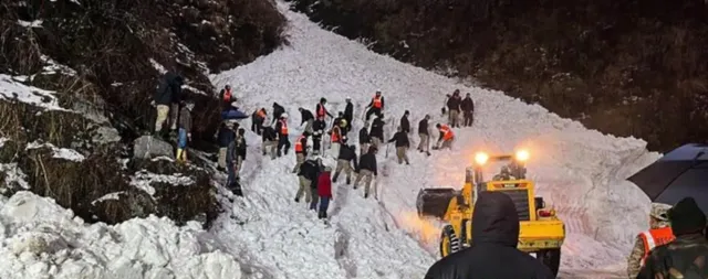 2700 Tourists Rescued