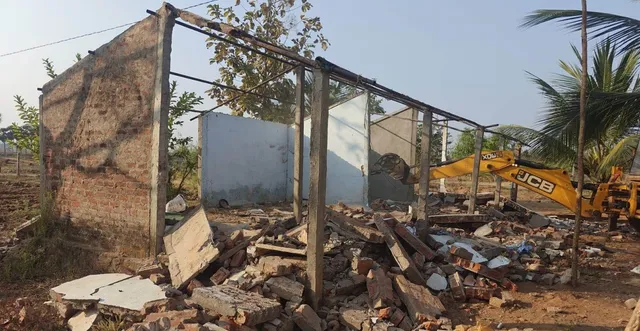 Mkg Islam nagar upare bulldozer bulila (2)