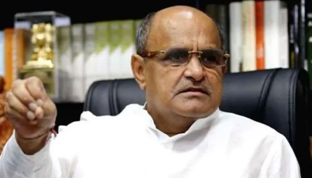 Nitish's close ally KC Tyagi resigns
