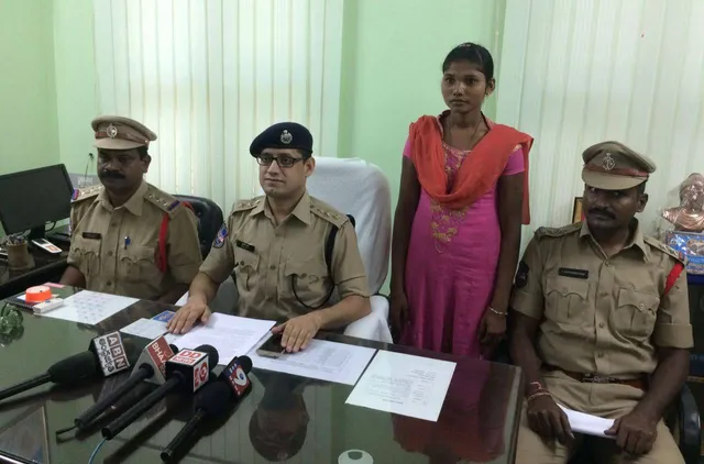 ମହିଳା ମାଓବାଦୀଙ୍କ ଆତ୍ମସମର୍ପଣ