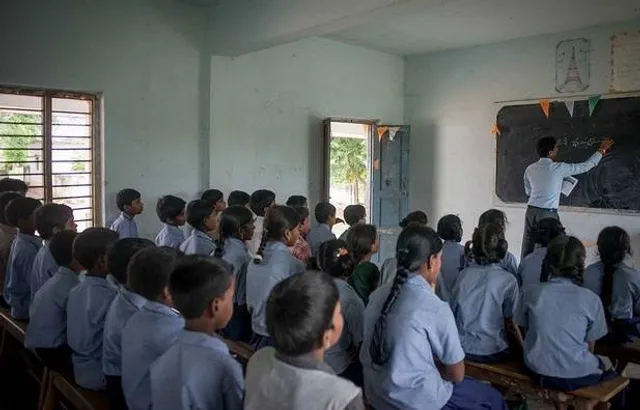 ଏଣିକି ସ୍କୁଲ୍‌ ପରିସରରେ ଏକାଧିକ ବାଳିକା ସାଙ୍ଗ ହୋଇ ଯିବେ ଓ୍ଵାସ୍‌ରୁମ୍‌