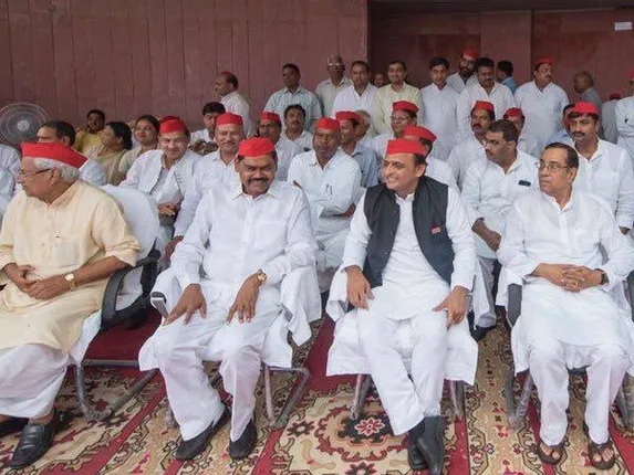 ମାୟାବତୀଙ୍କୁ ଛାଡ଼ି ଅଖିଲେଶଙ୍କ ପାର୍ଟିରେ ସାମିଲ ହେଲେ ବିଏସପିର ୯୪ ବରିଷ୍ଠ ନେତା