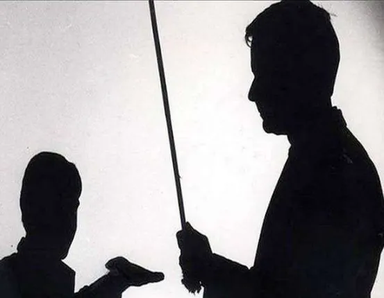 ଆଧାର ନଥିବାରୁ ନିସ୍ତୁକ ମାଡ଼ ଖାଇଲେ ୧୬ ବର୍ଷିଅ ଛାତ୍ର, ଶିକ୍ଷକ ଗିରଫ