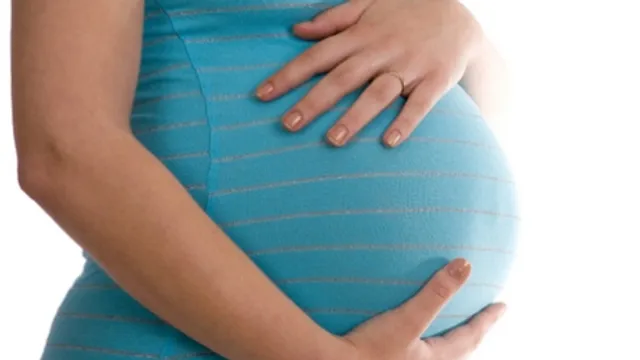 ଅନ୍ୟ ଜଣେ ମହିଳାଙ୍କ ପ୍ରସବ କରାଉଥିବା ସମୟରେ ନିଜେ ଲେବର୍‌ ରୁମ୍‌କୁ ଗଲେ ଗର୍ଭବତୀ ଡାକ୍ତରାଣୀ!