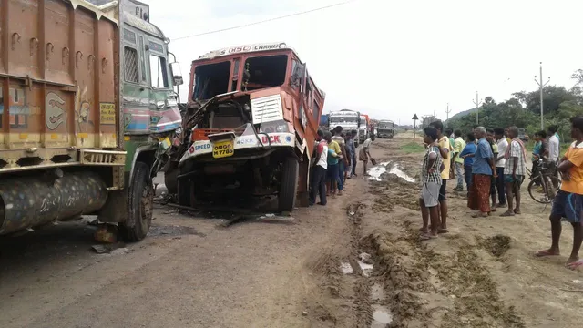 ଟ୍ରକ-ଟ୍ରଲର ମୁହାଁମୁହିଁ ଧକ୍କା, ଟ୍ରଲର ଚାଳକ ଗୁରୁତର