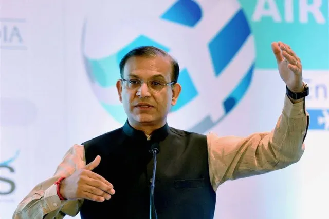 ଜଶଓ୍ଵନ୍ତ ସିହ୍ନାଙ୍କ ସହ ଏକମତ ନୁହଁନ୍ତି ପୁତ୍ର  ତଥା ବେସାମରିକ  ବିମାନ ଚଳାଚଳ ମନ୍ତ୍ରୀ  ଜୟନ୍ତ ସିହ୍ନା!