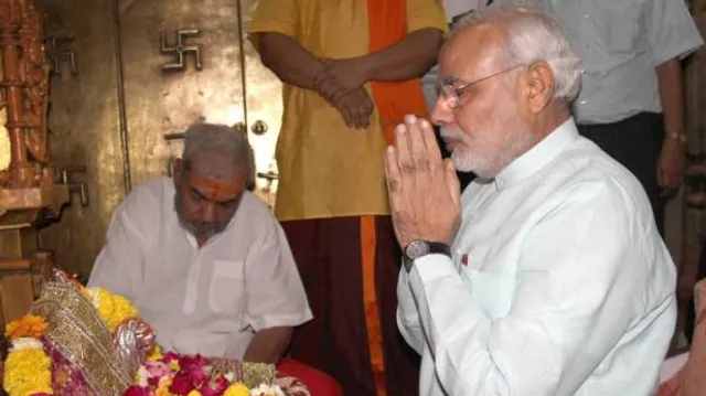 ୨ଦିନିଆ ଗସ୍ତରେ ବାରାଣାସୀ ପହଞ୍ଚିଲେ ମୋଦି, ୧୭ଟି ପ୍ରକଳ୍ପର ହେବ ଶୁଭାରମ୍ଭ