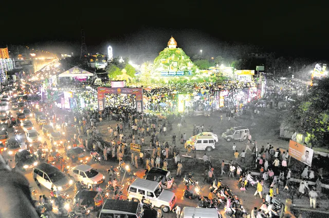 ୨୫୦୦ରୁ ଅଧିକ ମଣ୍ଡପରେ ମା’ଙ୍କ ପୂଜାର୍ଚ୍ଚନା