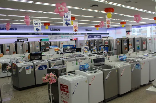 ପୂଜାରେ ଜମିଲା ବେପାର: ଗତବର୍ଷ ତୁଳନାରେ ଅଧିକ କାର୍‌, ବାଇକ୍‌, ଟିଭି, ଫ୍ରିଜ୍‌ ବିକ୍ରି