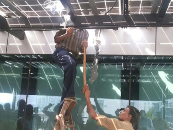 ଶାହାରୁଖ ଖାଁ’ଙ୍କ ବେଆଇନ କ୍ୟାଣ୍ଟିନ୍‌ ଭାଙ୍ଗିଲା ବିଏମ୍‌ସି