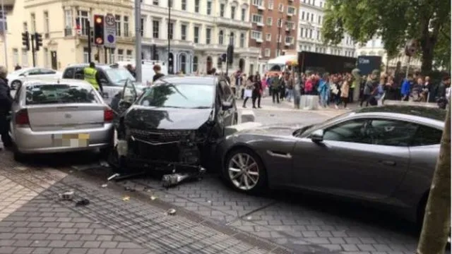 ଲଣ୍ଡନରେ ଆତଙ୍କ: ଲୋକଙ୍କ ଉପରେ ମାଡ଼ି ଚାଲିଲା କାର୍‌