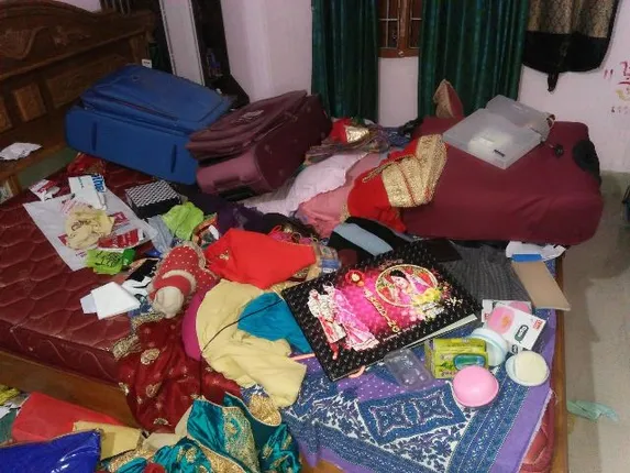 ବ୍ୟାଙ୍କ କର୍ମଚାରୀଙ୍କ ଘରେ କଳାକନା ବୁଲାଇଲେ