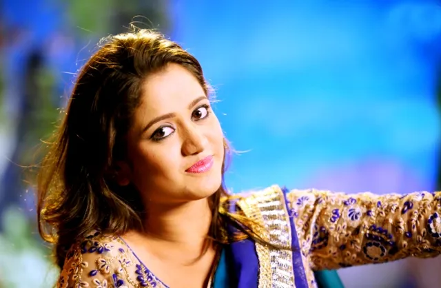 ଏଲିନାଙ୍କୁ ମିଳିଛି ଏଇ ପାଞ୍ଚ ନାୟକଙ୍କ ସାଥ୍‌