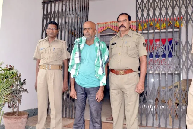 ସମ୍ପତ୍ତି ଲୋଭରେ ଶିକ୍ଷୟିତ୍ରୀ ପତ୍ନୀଙ୍କୁ ହତ୍ୟା